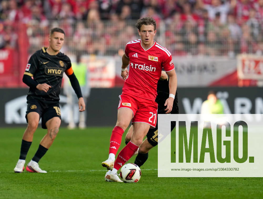 Tim Skarke, 1. FC Union Berlin, 21 with the ball (GER), 1. FC Union Berlin vs. SV Elversberg, Bundesliga 1, Matchday 5, 2026–27 season, Stadion An der Alten Foersterei, Berlin, October 10, 2026 DFL regulations prohibit any use of photographs as image sequences and or quasi-video 1. FC Union Berlin vs. SV Elversberg, 1st Bundesliga, Matchday 5, 2026–27 Season, October 10, 2026, Berlin