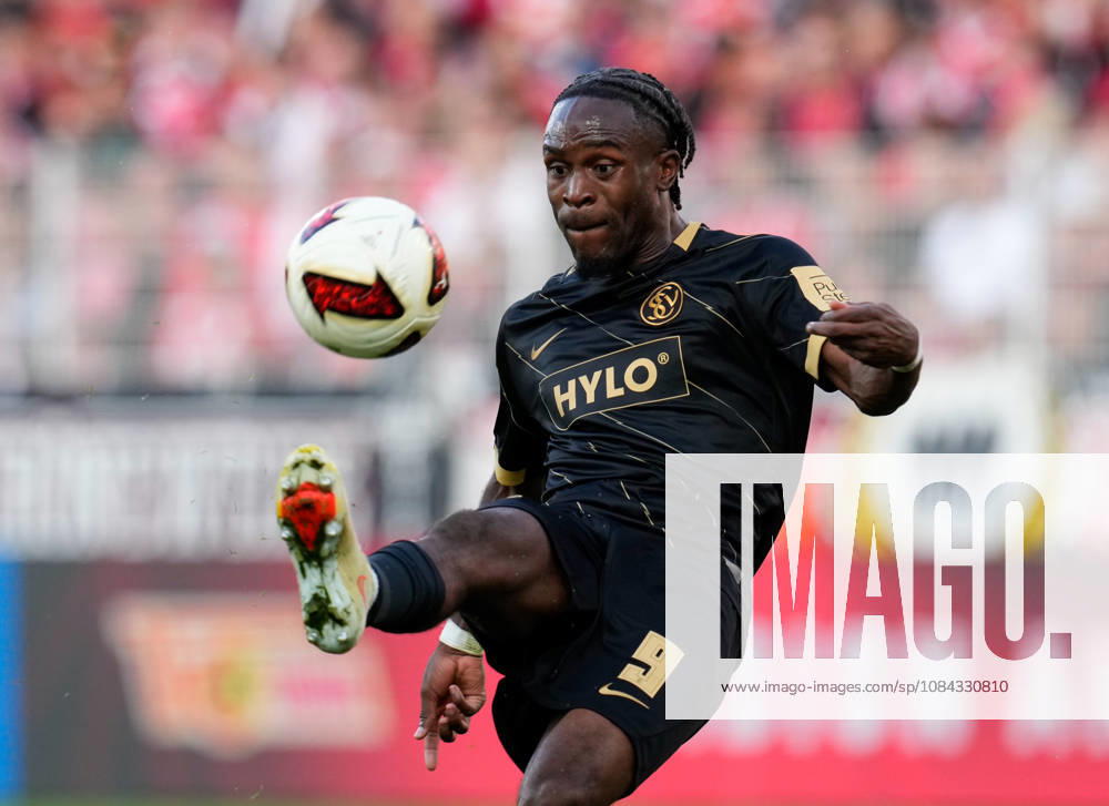 Noel Futkeu (SV Elversberg, No. 9) controls the ball (GER), 1 FC Union Berlin vs. SV Elversberg, Bundesliga, Matchday 5, 2026–27 season, Stadion An der Alten Foersterei, Berlin, October 10, 2026 DFL regulations prohibit any use of photographs as image sequences and or quasi-video 1. FC Union Berlin vs. SV Elversberg, 1 Bundesliga, Matchday 5, 2026–27 season, October 10, 2026, Berlin