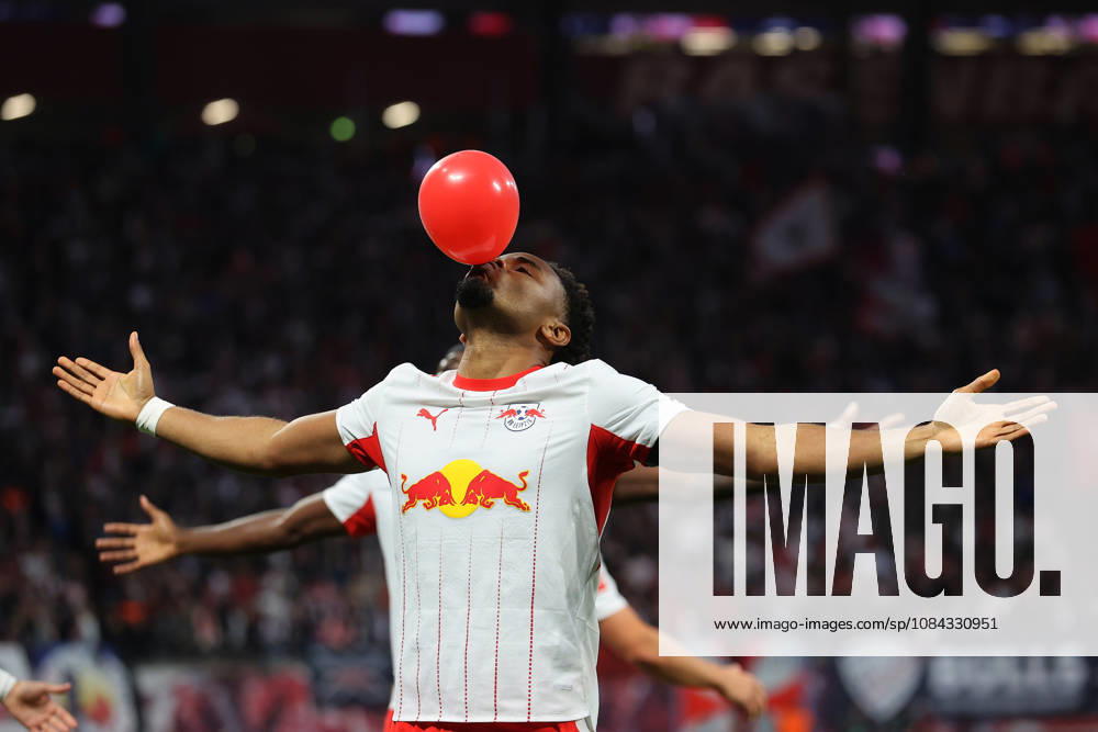 Soccer, Bundesliga 1, RB Leipzig vs. Eintracht Frankfurt: Goal celebration after Christopher Nkunku scores the 2–0 goal for RB Leipzig. DFL and DFB regulations prohibit any use of photographs as image sequences and or quasi-video. Leipzig
