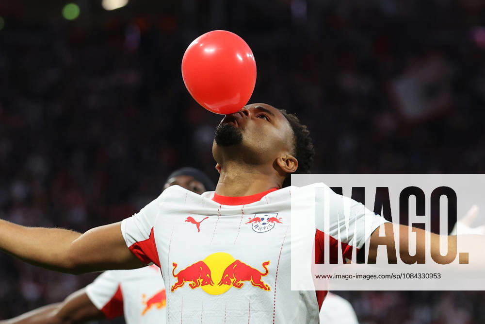 Soccer, Bundesliga 1, RB Leipzig vs. Eintracht Frankfurt: Goal celebration after Christopher Nkunku scores the 2–0 goal for RB Leipzig. DFL and DFB regulations prohibit any use of photographs as image sequences and or quasi-video. Leipzig