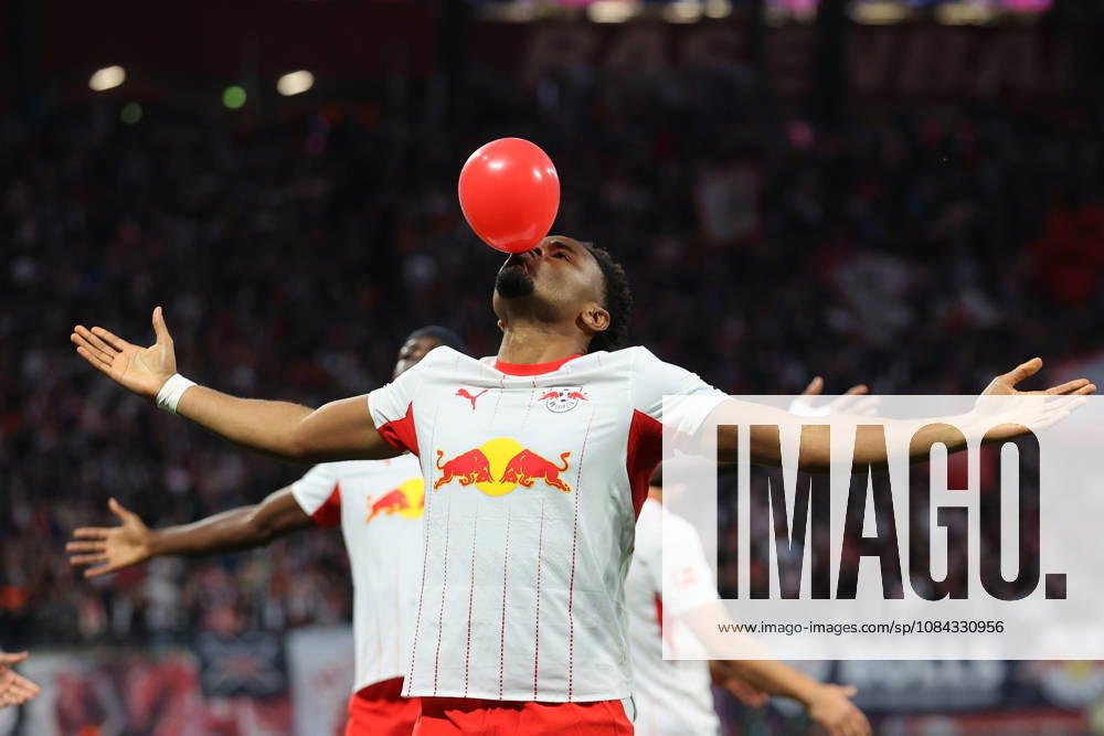 Soccer, Bundesliga 1, RB Leipzig vs. Eintracht Frankfurt: Goal celebration after Christopher Nkunku scores the 2–0 goal for RB Leipzig. DFL and DFB regulations prohibit any use of photographs as image sequences and or quasi-video. Leipzig