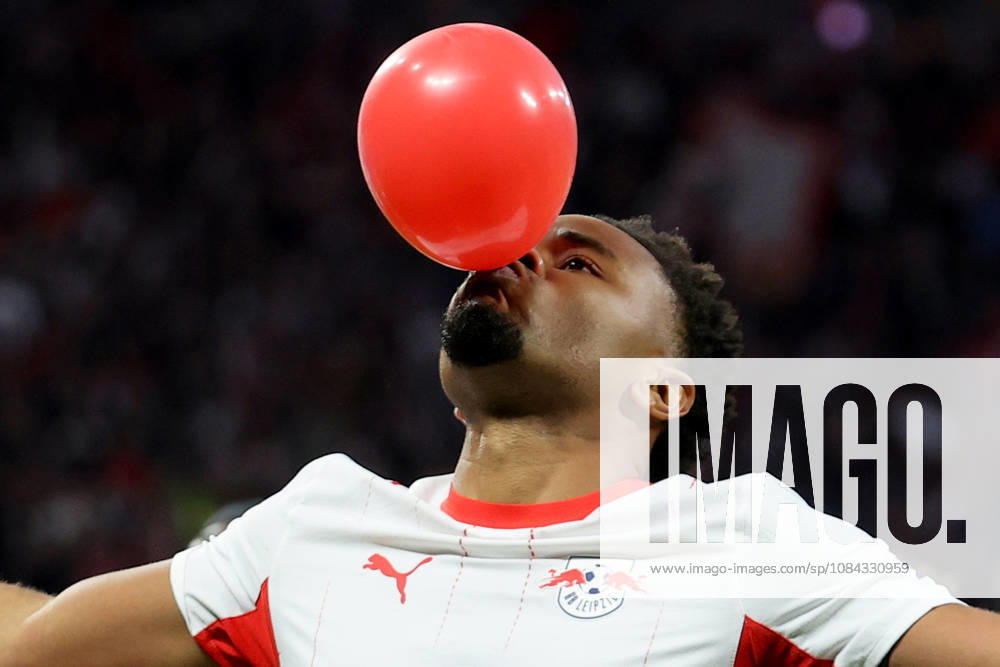 Soccer, Bundesliga 1, RB Leipzig vs. Eintracht Frankfurt: Goal celebration after Christopher Nkunku scores the 2–0 goal for RB Leipzig. DFL and DFB regulations prohibit any use of photographs as image sequences and or quasi-video. Leipzig