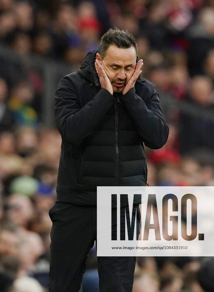 Manchester, England, 10th October 2026. Roberto De Zerbi coach of Tottenham reacts during the Manchester United, ManU vs Tottenham Hotspur Premier League match at Old Trafford, Manchester. Picture credit should read: Andrew Yates Sportimage . SPI_028_AY_MANUTD_SPURS SPI-5058-0028