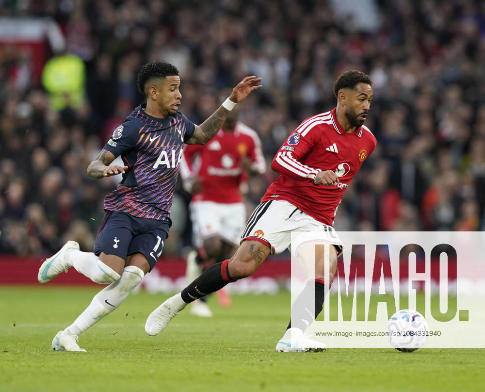 Manchester, England, 10th October 2026. Savio of Tottenham and Matheus Cunha of Manchester United, ManU during the Manchester United vs Tottenham Hotspur Premier League match at Old Trafford, Manchester. Picture credit should read: Andrew Yates Sportimage . SPI_034_AY_MANUTD_SPURS SPI-5058-0033