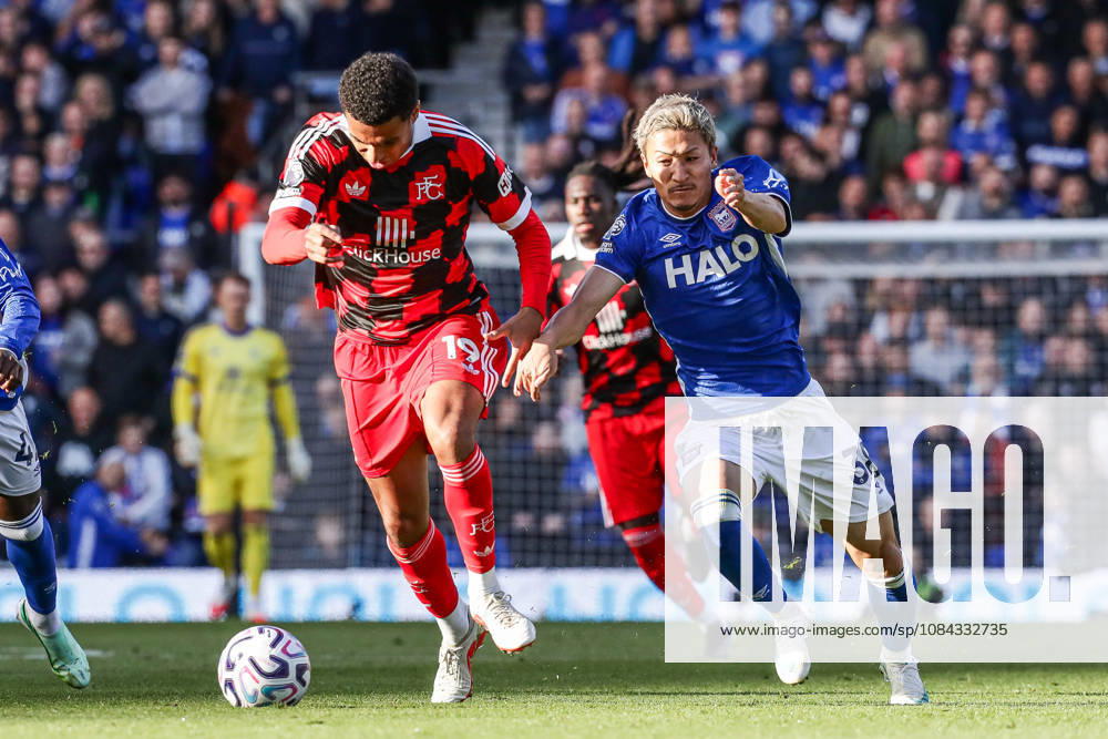 10th October 2026; Portman Road, Ipswich, Suffolk, England; Premier League Football, Ipswich Town versus Fulham; Shea Charles of Fulham and Daizen Maeda of Ipswich Town compete for the ball AndyxSkinner