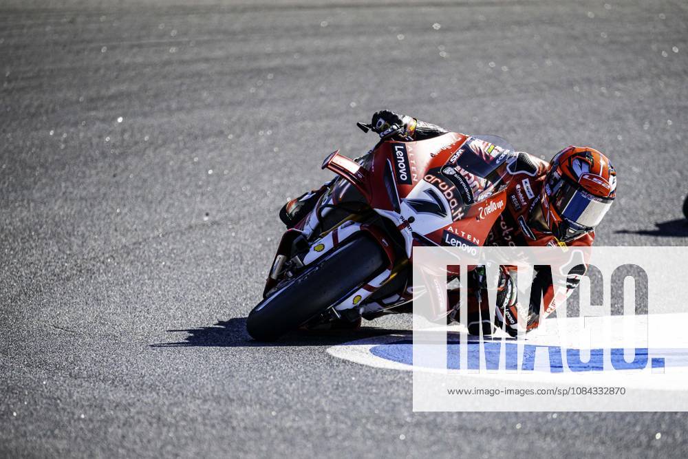 Iker Lecuona of Aruba.It Racing - Ducati in action during the Race 1 of the FIM Superbike World Championship, WM, Weltmeisterschaft at Circuito Estoril on October 10, 2026 in Cascais, Portugal. Motorsports 2026: WorldSBK - Tissot Estoril Round - ZUMAr200 20261010_zsp_r200_073