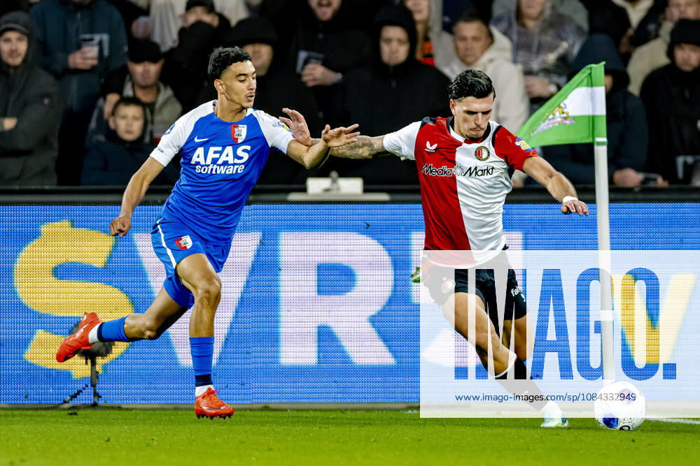ROTTERDAM: AZ Alkmaar forward Ayoub Oufkir and SC Feyenoord Rotterdam defender Javi Lopez during the Vriendenloterij Eredivisie match between Feyenoord and AZ at De Kuip on October 10, 2026, in Rotterdam, Netherlands. Photo by DeFodi Images