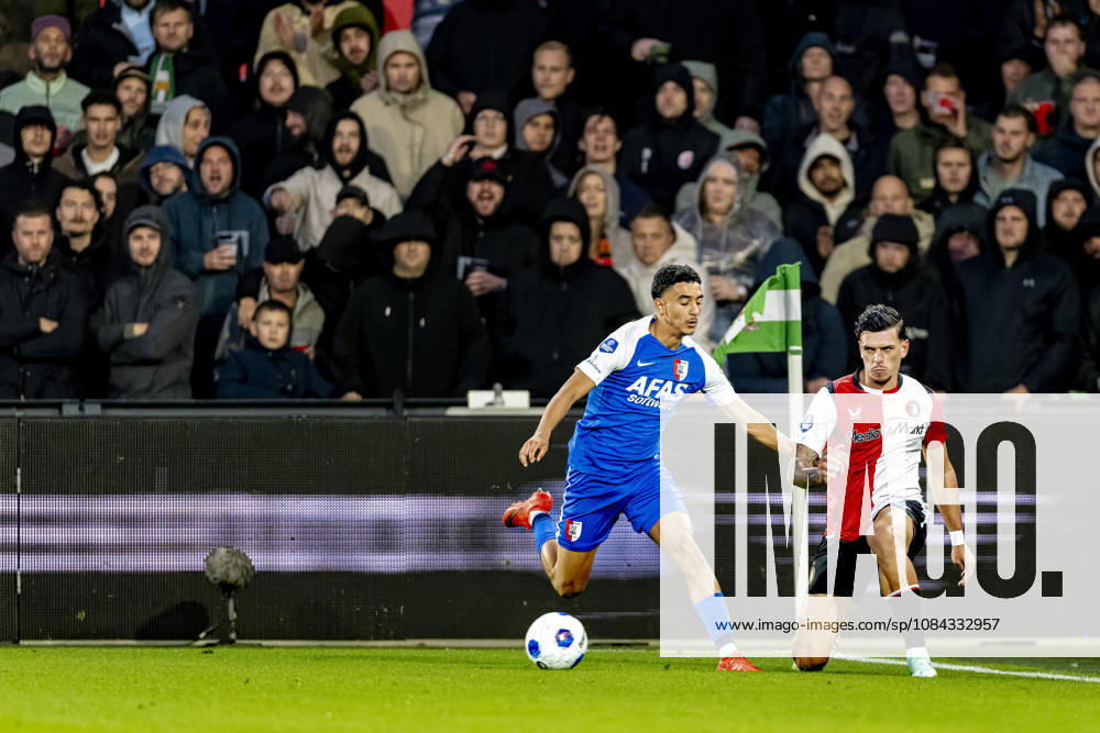 Rotterdam AZ Alkmaar forward Ayoub Oufkir and SC Feyenoord Rotterdam defender Javi Lopez during the Vriendenloterij Eredivisie match between Feyenoord and AZ at De Kuip on October 10, 2026, in Rotterdam, Netherlands. Photo by DeFodi Images