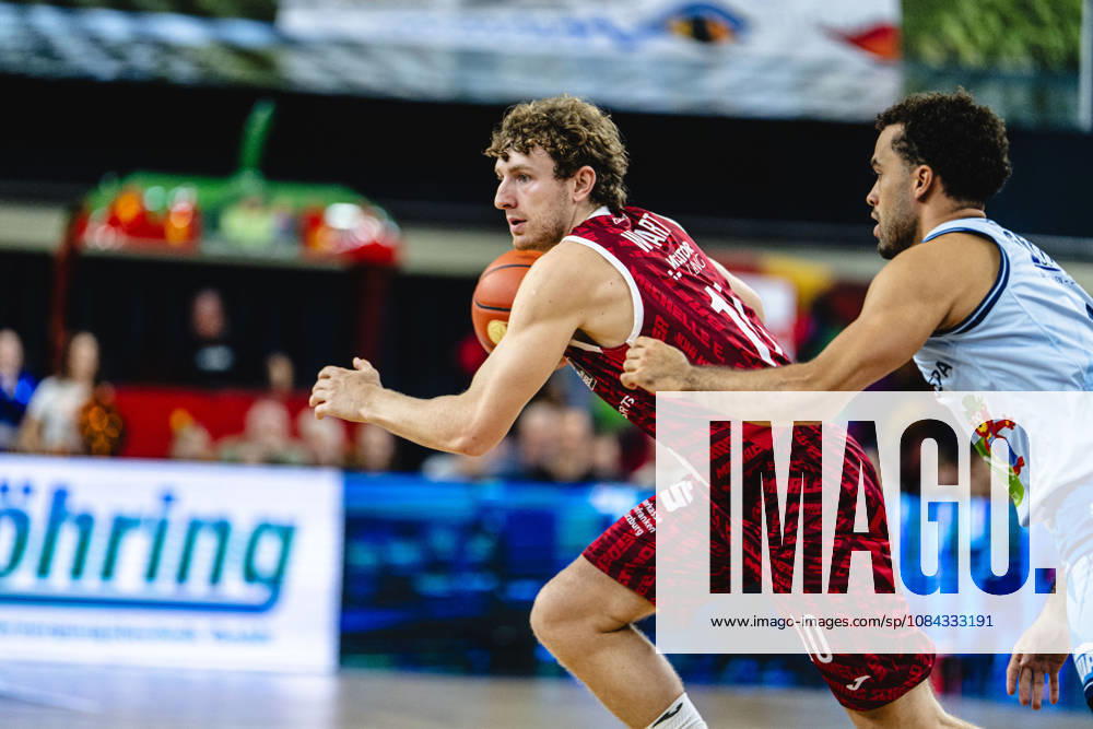 Rostock, Germany, October 10, 2026; easyCredit BBL 2026–2027, Matchday 5: Rostock Seawolves vs. Fitness First Würzburg Baskets. Pictured, first from the left: Calvin Wishart of the Fitness First Würzburg Baskets.