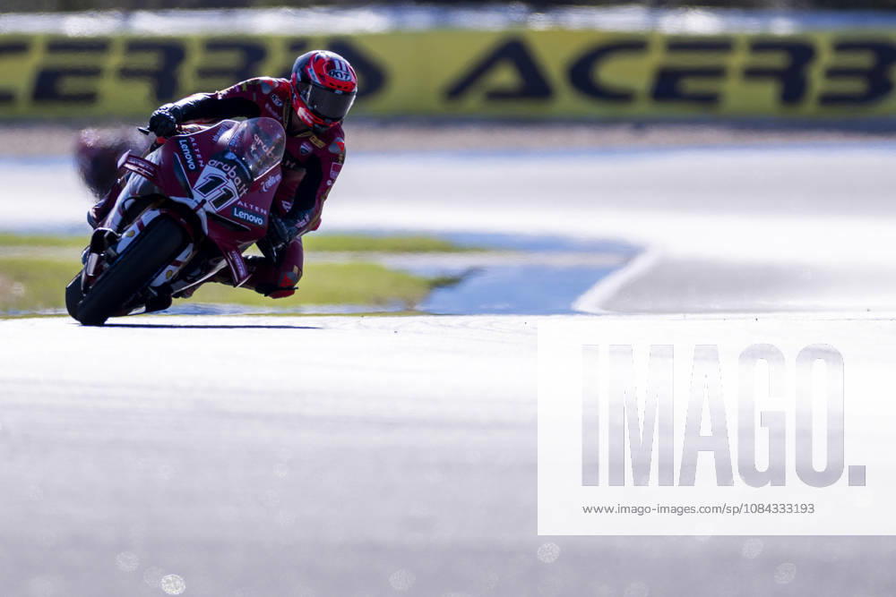 ESTORIL, PORTUGAL - OCTOBER 10: Nicolo Bulega of Italy and Aruba.it Racing - Ducati competes during Race 1 during day two of the World Superbikes Estoril Round at Circuito Estoril on October 10, 2026 in Estoril, Portugal. Cascais Portugal - ZUMAl192 20261010_zsp_l192_113