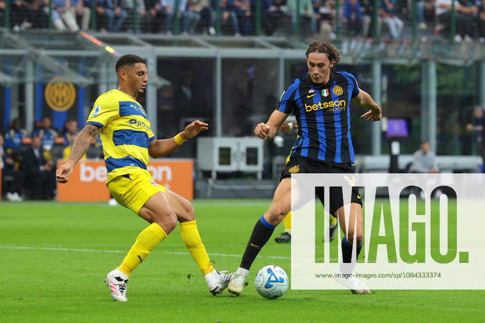 FC Internazionale v Parma Calcio 1913 - Serie A - Season 2026-2027 Milan, Italy, 10th October 2026. Diego Carlos of Parma Calcio stands on the ankle of Francesco Pio Esposito of FC Internazionale conceeding a penalty in the process during the FC Internazionale vs Parma Calcio 1913 Serie A match at Giuseppe Meazza, Milan. Picture credit should read: Jonathan Moscrop Milan Stadio Giuseppe Meazza Italy