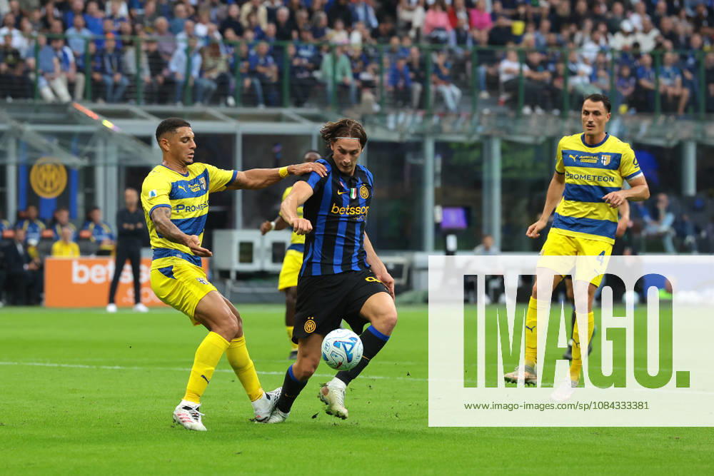 FC Internazionale v Parma Calcio 1913 - Serie A - Season 2026-2027 Milan, Italy, 10th October 2026. Diego Carlos of Parma Calcio stands on the ankle of Francesco Pio Esposito of FC Internazionale conceeding a penalty in the process during the FC Internazionale vs Parma Calcio 1913 Serie A match at Giuseppe Meazza, Milan. Picture credit should read: Jonathan Moscrop Milan Stadio Giuseppe Meazza Italy