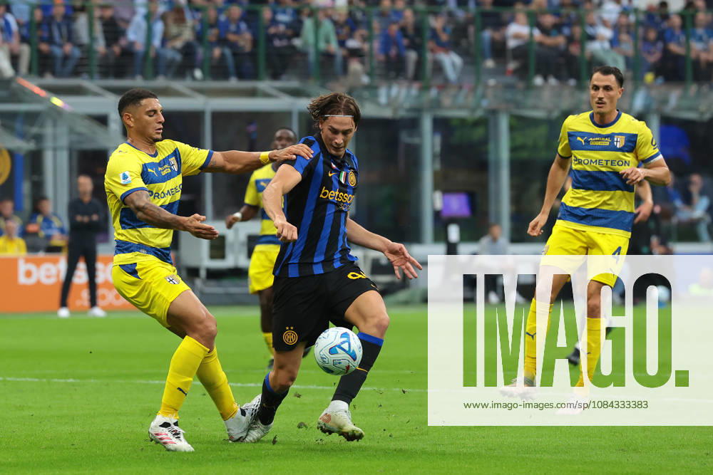 FC Internazionale v Parma Calcio 1913 - Serie A - Season 2026-2027 Milan, Italy, 10th October 2026. Diego Carlos of Parma Calcio stands on the ankle of Francesco Pio Esposito of FC Internazionale conceeding a penalty in the process during the FC Internazionale vs Parma Calcio 1913 Serie A match at Giuseppe Meazza, Milan. Picture credit should read: Jonathan Moscrop Milan Stadio Giuseppe Meazza Italy