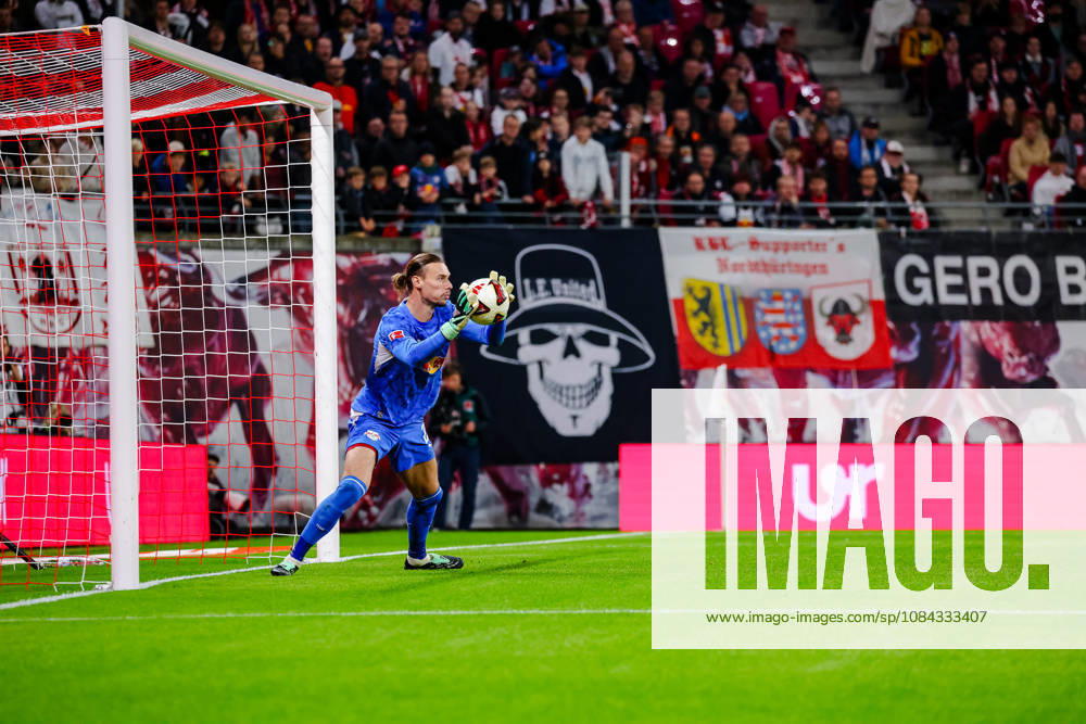 Maarten Vandevoordt, RB Leipzig, 26, holds the ball; saved, blocked; GER; RB Leipzig vs. Eintracht Frankfurt; soccer; Men s Bundesliga 1; Matchday 5; 2026–2027 season, October 10, 2026 DFL regulations prohibit any use of photographs as image sequences and or quasi-video GER, RB Leipzig vs. Eintracht Frankfurt, Soccer, 1st Bundesliga Men, Matchday 5, 2026–2027 season, October 10, 2026 Leipzig