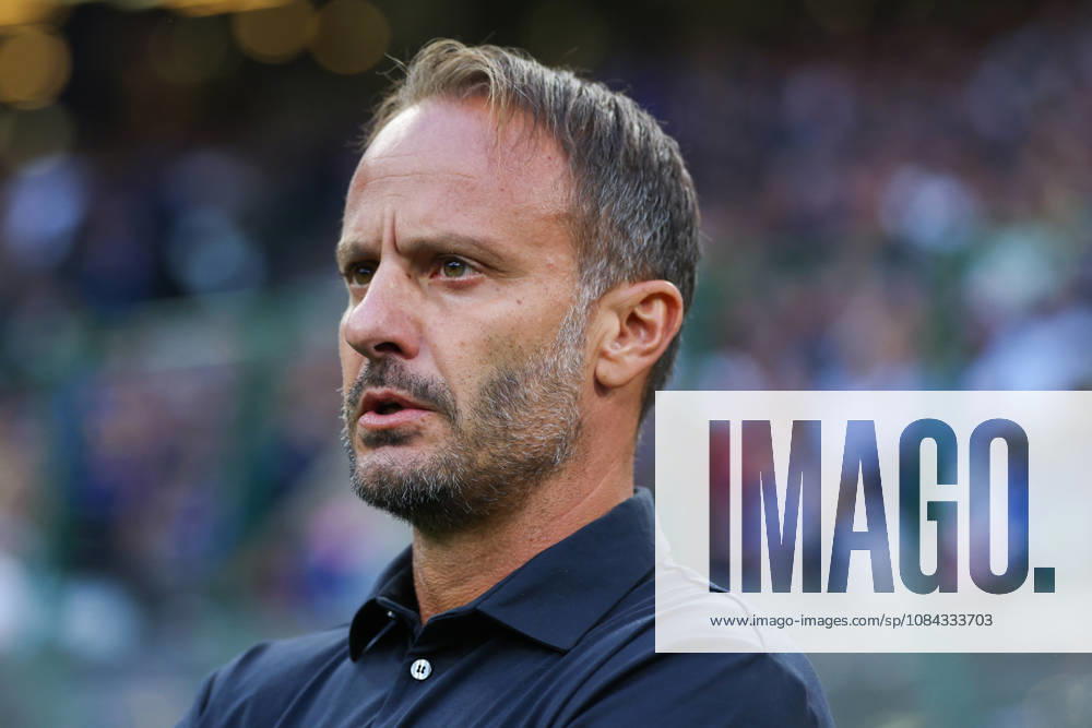 SOCCER - Serie A - Inter - FC Internazionale vs. Parma Calcio Photo by IPA ABACAPRESS.COM89510637 - Alberto Gilardino, head coach of Parma Calcio 1913, watches during the Serie A Enilive 2026 27 soccer match between FC Internazionale and Parma Calcio 1913. Milan Italy