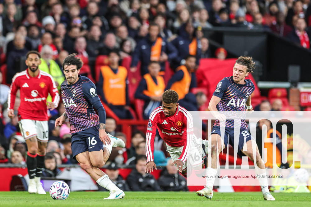 Premier League: Manchester United, ManU v Tottenham Hotspur Conor Gallagher of Tottenham Hotspur and Amad Diallo of Manchester United collide during the Premier League match Manchester United vs Tottenham Hotspur at Old Trafford, Manchester, United Kingdom on 10 October 2026 (Photo by Mark Cosgrove News Images) Manchester Old Trafford Greater Manchester United Kingdom
