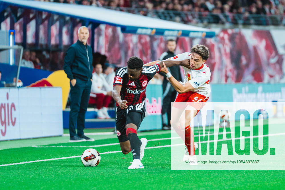 Noel Aseko (Eintracht Frankfurt, 15) gegen Neil Aynaoui (RB Leipzig, 21) RB Leipzig vs Eintracht Frankfurt, Bundesliga, Germany, Football, 26 27, GER, Leipzig, Red Bull Arena Stadium DFL regulations prohibit any use of photographs as image sequences and or quasi-video.DFL regulations prohibit any use of photographs as image sequences and or quasi-video. Leipzig Red Bull Arena, Leipzig Sachsen GER