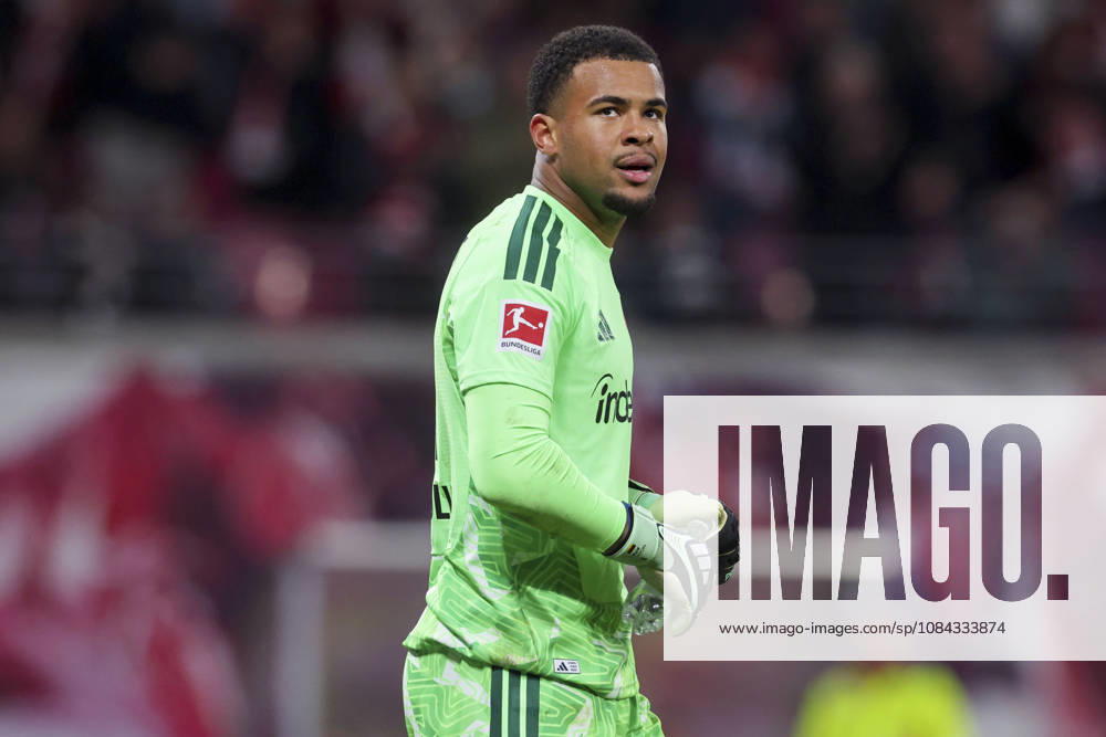 Goalkeeper Noah Atubolu of Eintracht Frankfurt looks disappointed during the Bundesliga match between RB Leipzig and Eintracht Frankfurt, Red Bull Arena on October 10, 2026, in Leipzig, Germany. Photo by Marco Steinbrenner, DeFodi Images. Goalkeeper Noah Atubolu of Eintracht Frankfurt looks dejected during the Bundesliga match between RB Leipzig and Eintracht Frankfurt at Red Bull Arena on October 10, 2026 in Leipzig, Germany. Photo by Marco Steinbrenner, DeFodi Images. DFB and DFL regulations prohibit any use of photographs as image sequences and or quasi-video. Photo by Marco Steinbrenner, DeFodi Images.