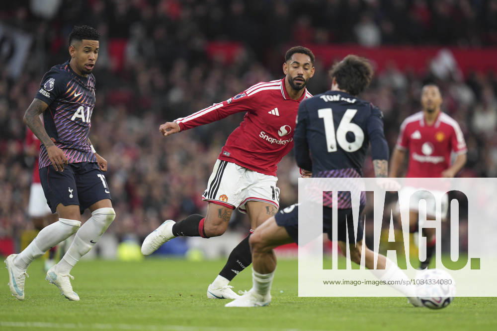 Manchester United, ManU v Tottenham Hotspur, Premier League Matheus Cunha of Manchester United runs at the Spurs defence during the Manchester United v Tottenham Hotspur Premier League match at Old Trafford, Manchester, England on 10 October 2026 Credit: Steve Flynn Every Second Media Editorial use only. All images are copyright Every Second Media Limited. No images may be reproduced without prior permission. All rights reserved. Premier League and Football League images are subject to licensing agreements with Football DataCo Limited. see https: www.football-dataco.com