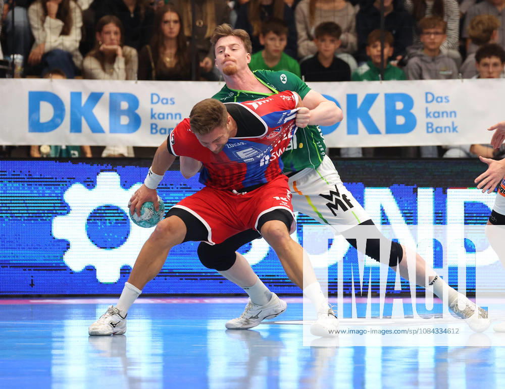 Germany, Göppingen, Opel HBL Bundesliga Handball, FRISCH AUF Göppingen vs. SG BBM Bietigheim, from left: Fabian Wiederstein (BBM), Franko Lastro (FAG)