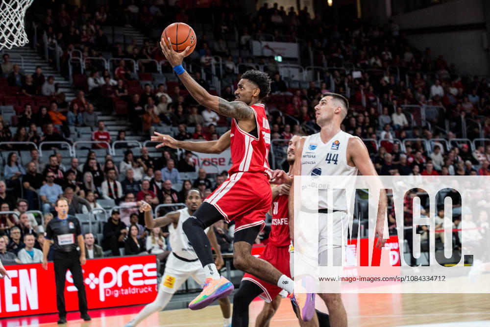 Bamberg, Germany, October 10, 2026; easyCredit BBL 2026–2027, Matchday 5; BMA365 Bamberg Baskets vs. Syntainics MBC; Pictured: Mylik Wilson of Bamberg drives to the basket; Brose Arena, Bavaria