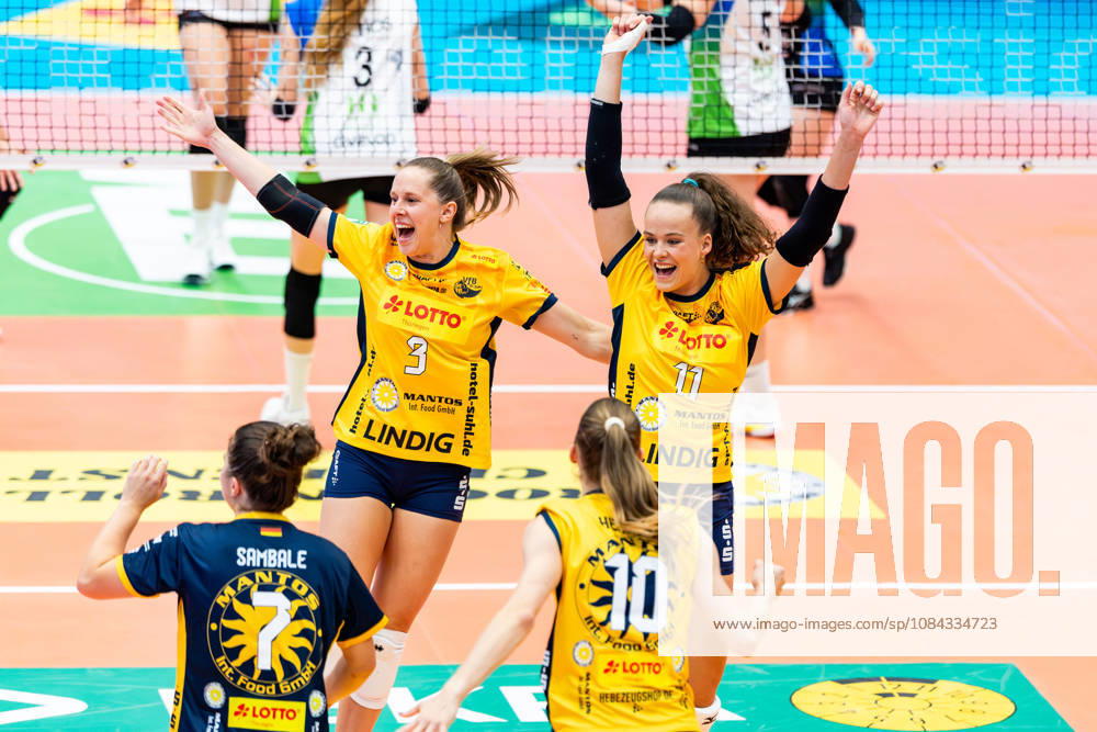 GER, Volleyball, Dekra 1st Division, Women, 2026–2027 Season, Regular Season, VfB Suhl Lotto Thueringen vs. Skurios Volleys Borken, Lara Nagels (VfB Suhl Lotto Thueringen), Laura Berger (VfB Suhl Lotto Thuringia), Emma Sambale (VfB Suhl Lotto Thuringia), and Lucia Herdova (VfB Suhl Lotto Thuringia) celebrate after earning a point; 98527 Suhl, Wolfsgrube Sports Hall, Thuringia, Germany
