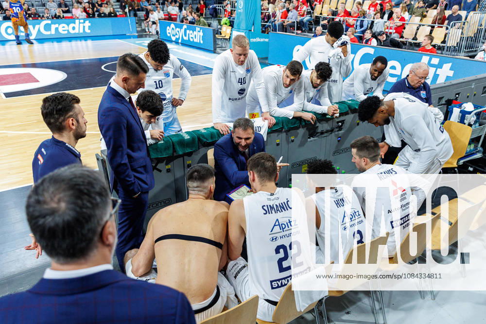 Vladimir Jovanovic, Syntainics MBC, Coach, Team, Timeout, BMA365 Bamberg Baskets vs. Syntainics MBC, Basketball, easyCredit BBL, Matchday 5, October 10, 2026 BMA365 Bamberg Baskets vs. Syntainics MBC, Basketball, easyCredit BBL, Matchday 5, October 10, 2026 Bamberg