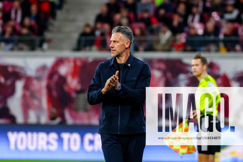 Martin Demichelis, RB Leipzig head coach, applauds, GER, RB Leipzig vs. Eintracht Frankfurt, soccer, 1. Bundesliga Men, Matchday 5, 2026–2027 season, October 10, 2026 DFL regulations prohibit any use of photographs as image sequences and or quasi-video GER, RB Leipzig vs. Eintracht Frankfurt, Soccer, 1. Bundesliga Men, Matchday 5, 2026–2027 season, October 10, 2026 Leipzig