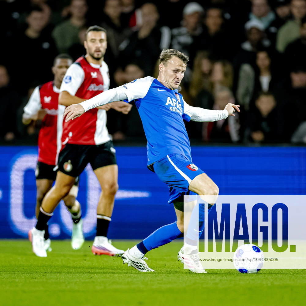 ROTTERDAM AZ Alkmaar midfielder Peer Koopmeiners during the Vriendenloterij Eredivisie match between Feyenoord and AZ at De Kuip on October 10, 2026, in Rotterdam, Netherlands. Photo by DeFodi Images