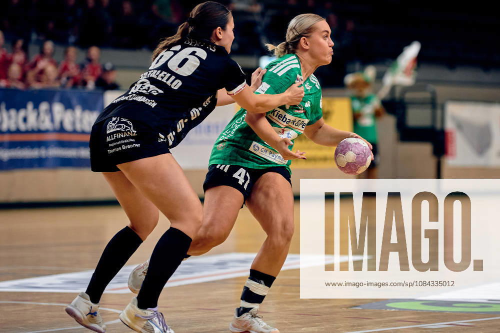 Vivien Natalello, SG Nürtingen-Zizishausen, 66, ANOUK NIEUWENWEG, Füchse Berlin, 47, GER, Women s Handball Bundesliga, Füchse Berlin vs. SG Nürtingen-Zizishausen, 2026–27 season, Matchday 5, October 10, 2026 GER, Women’s Handball Bundesliga 2, Fuechse Berlin vs. SG Nuertingen Zizishausen, 2026–27 season, Matchday 5, October 10, 2026 Berlin