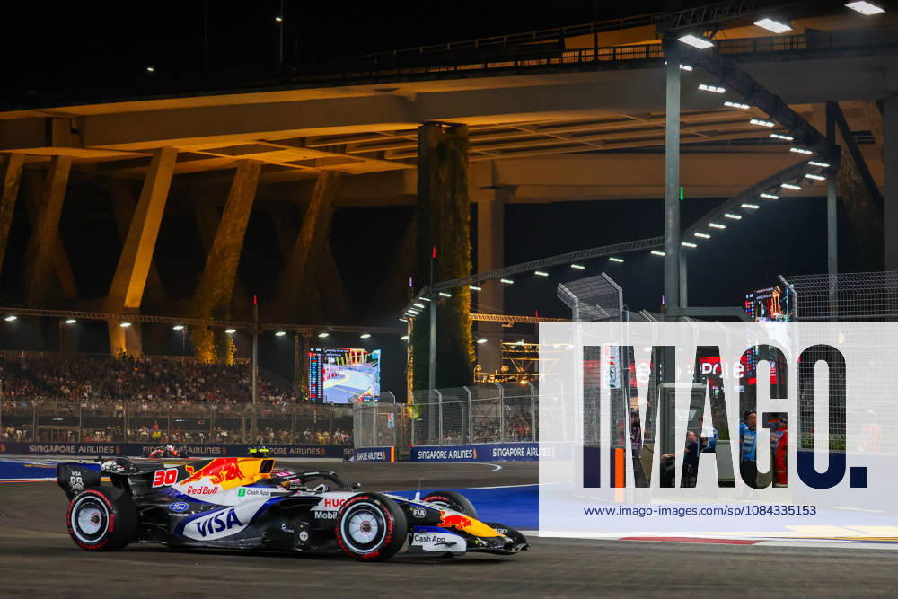 Formula 1 Singapore Grand Prix SINGAPORE - OCTOBER 10: Racing Bulls s driver Liam Lawson during the Qualifying Session at the Formula One Grand Prix of Singapore, at the Marina Bay Street Circuit in Singapore, on October 10, 2026. Daniel Ceng Anadolu Singapore Singapore. Editorial use only. Please get in touch for any other usage.