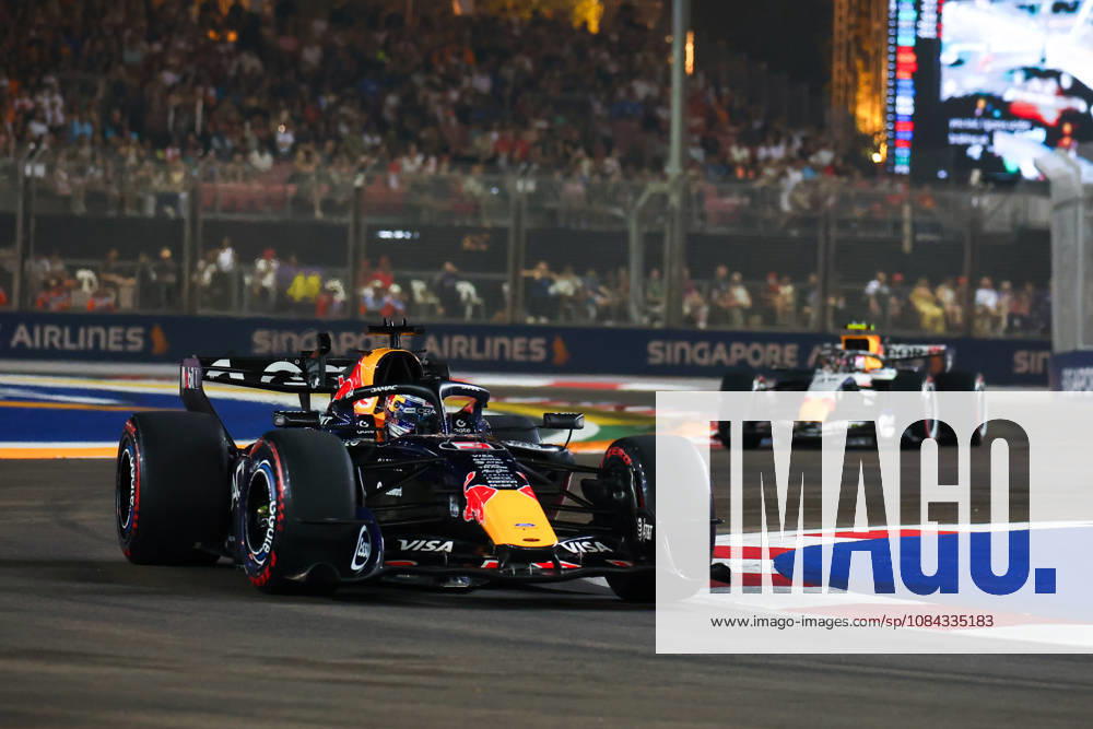Formula 1 Singapore Grand Prix SINGAPORE - OCTOBER 10: Red Bull s drivers Max Verstappen and Isack Hadjar during the Qualifying Session at the Formula One Grand Prix of Singapore, at the Marina Bay Street Circuit in Singapore, on October 10, 2026. Daniel Ceng Anadolu Singapore Singapore. Editorial use only. Please get in touch for any other usage.