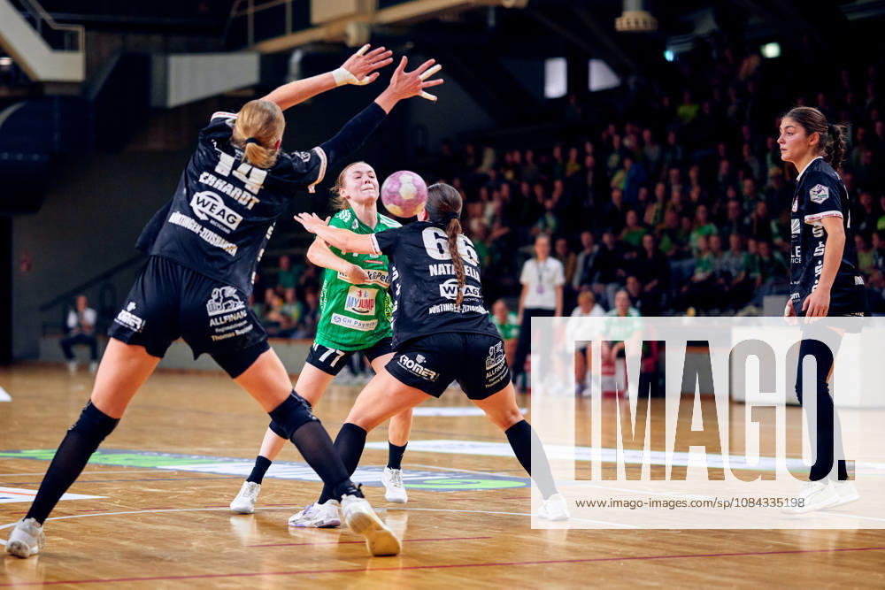 LEONI BASSINER Fuechse Berlin, 77, Vivien Natalello SG Nürtingen Zizishausen, 66, GER, Women s Handball Bundesliga 2, Fuechse Berlin vs. SG Nürtingen Zizishausen, 2026–27 season, Matchday 5, October 10, 2026 GER, Women’s Handball Bundesliga 2, Fuechse Berlin vs. SG Nuertingen Zizishausen, 2026–27 season, Matchday 5, October 10, 2026 Berlin