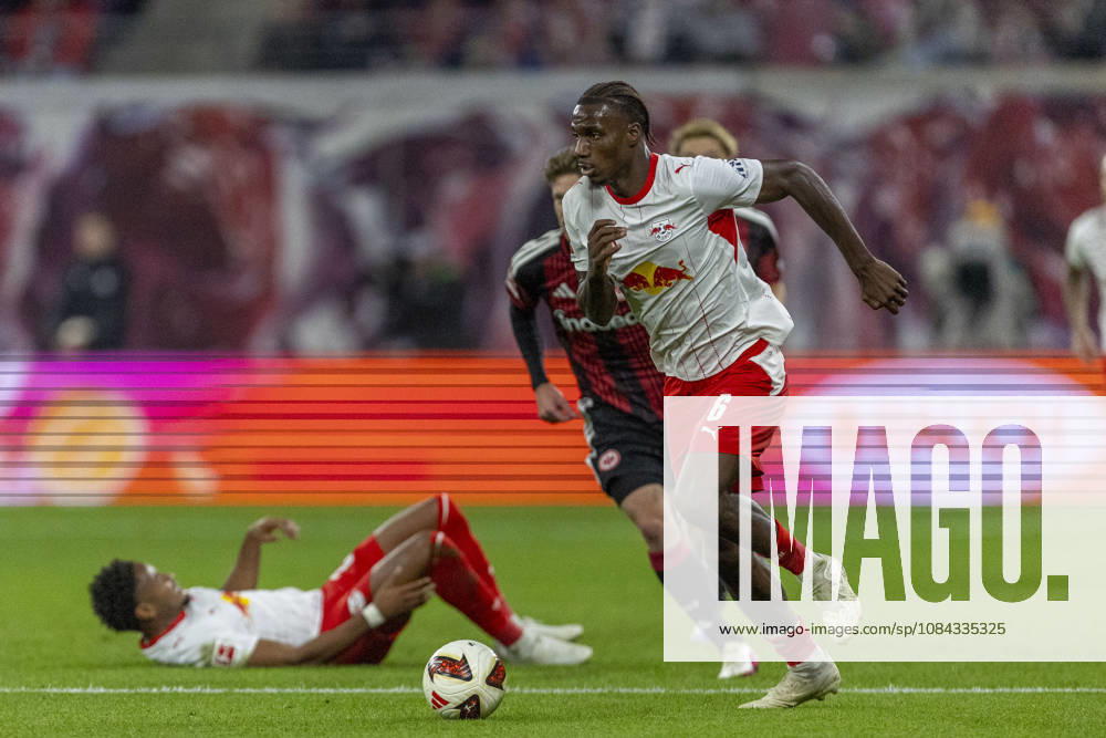 GER, Leipzig, Fussball, Bundesliga, 5. Spieltag, RB Leipzig vs. Eintracht Frankfurt im Bild v.l.: Ezechiel Banzuzi (RB Leipzig 06), 10.10.2026, Red-Bull Arena Leipzig DFL DFB REGULATIONS PROHIBIT ANY USE OF PHOTOGRAPHS AS IMAGE SEQUENCES AND OR QUASI-VIDEO, Leipzig Red-Bull Arena Sachsen Germany