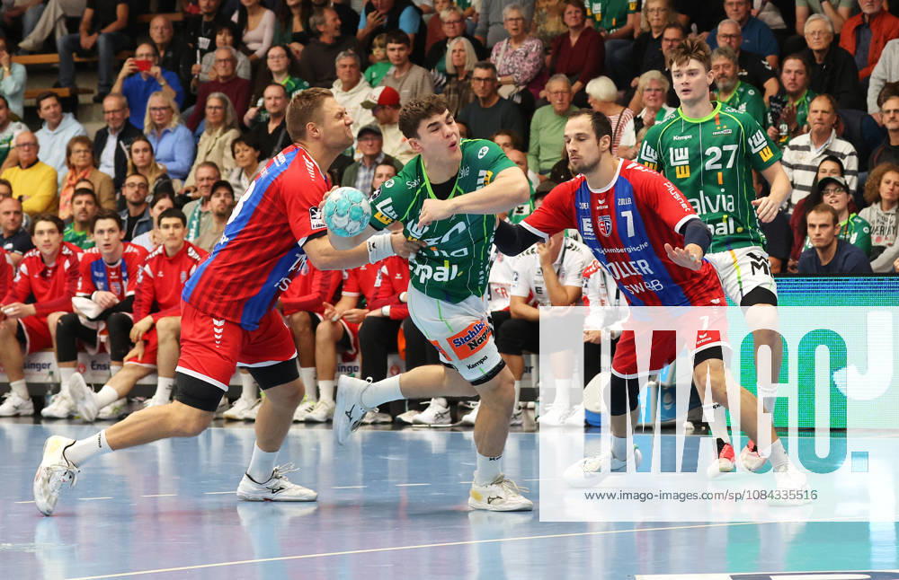 Germany, Göppingen, Opel HBL Bundesliga Handball, FRISCH AUF Göppingen vs. SG BBM Bietigheim, from left: Fabian Wiederstein (BBM), Elias Newel (FAG), Dominik Claus (BBM)