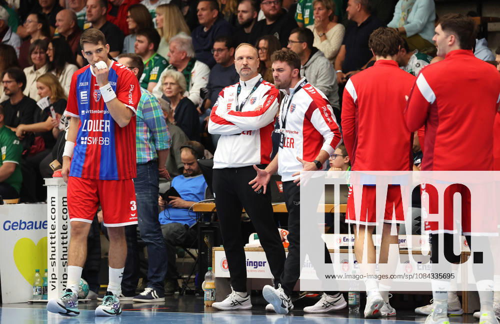 Germany, Göppingen, Opel HBL Bundesliga Handball, FRISCH AUF Göppingen vs. SG BBM Bietigheim, BBM Coach Hartmut Mayerhoffer, Manuel Schmidt (BBM)