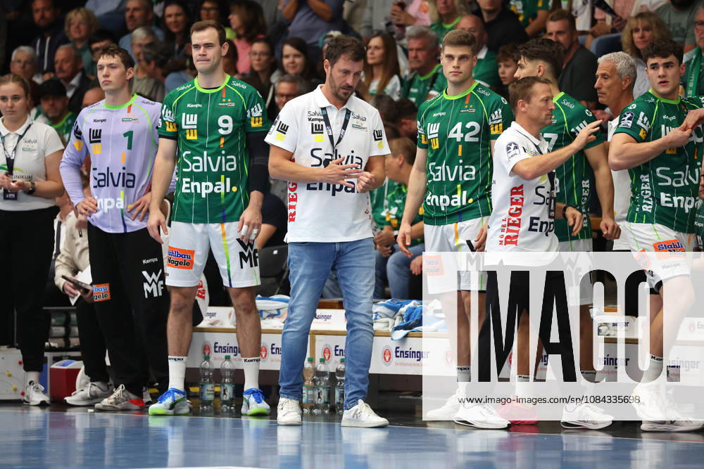 Germany, Göppingen, Opel HBL Bundesliga Handball, FRISCH AUF Göppingen vs. SG BBM Bietigheim, FAG Coach Ben Matschke