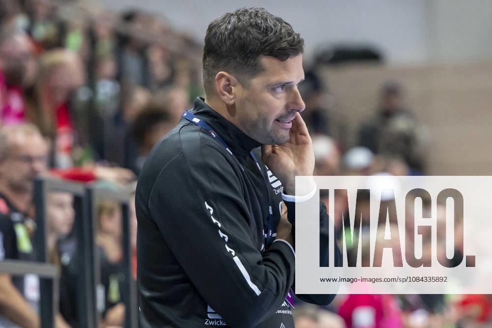 Alsco Women s Handball Bundesliga, 2026–2027 Season: SV Union Halle Neustadt vs. BSV Sachsen Zwickau, Halle, Germany, September 9, 2026. Pictured: Coach Norman Rentsch, Zwickau Halle Saale SWH Arena, Saxony-Anhalt, Germany