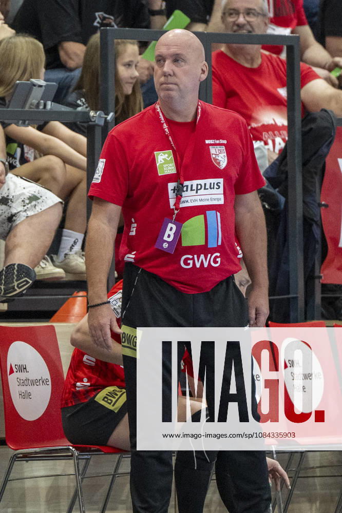 Alsco Women s Handball Bundesliga, 2026–2027 Season: SV Union Halle Neustadt vs. BSV Sachsen Zwickau, Halle, Germany, September 9, 2026. Pictured: Coach Pether Krautmeyer. Action shot, single frame, Halle an der Saale, SWH Arena, Saxony-Anhalt, Germany
