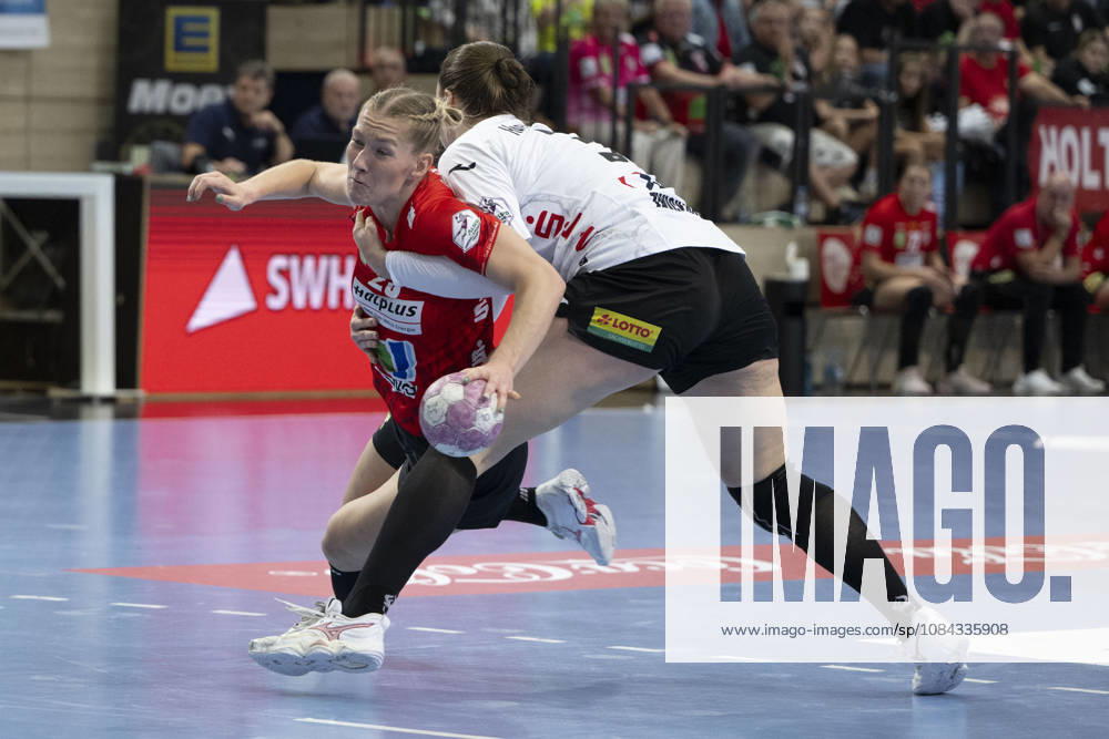 Alsco Women s Handball Bundesliga, 2026–2027 Season: SV Union Halle Neustadt vs. BSV Sachsen Zwickau, Halle, Germany, September 9, 2026. Pictured, from left, in a one-on-one battle: Marie Polakova (Halle) and Victoria Hasselbusch (Zwickau), Halle Saale, SWH Arena, Saxony-Anhalt, Germany