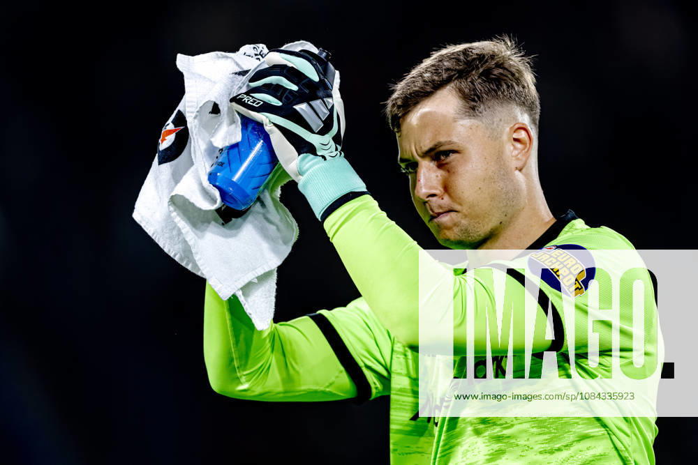 ROTTERDAM SC Feyenoord Rotterdam goalkeeper Tjark Ernst during the Vriendenloterij Eredivisie match between Feyenoord and AZ at De Kuip on October 10, 2026, in Rotterdam, Netherlands. Photo by DeFodi Images