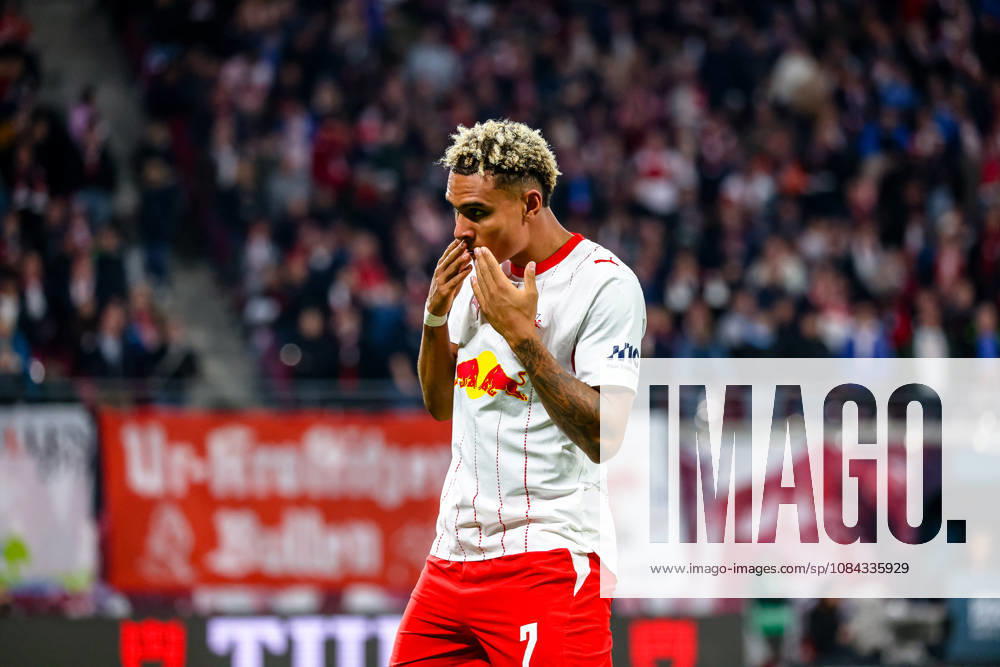 Antonio Nusa, RB Leipzig, 07, celebration, goal celebration, celebrating the 5-0 goal, blowing kisses, GER, RB Leipzig vs. Eintracht Frankfurt, soccer, Bundesliga 1 Men, Matchday 5, 2026–2027 season, October 10, 2026 DFL regulations prohibit any use of photographs as image sequences and or quasi-video GER, RB Leipzig vs. Eintracht Frankfurt, Soccer, 1st Bundesliga Men, Matchday 5, 2026–2027 season, October 10, 2026 Leipzig