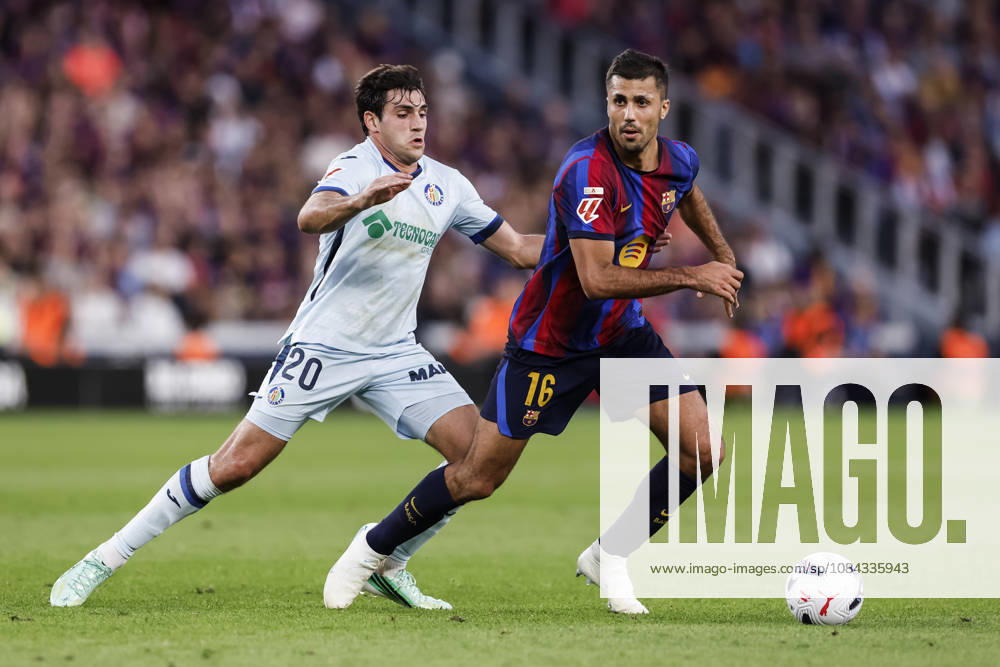 Rodri of FC Barcelona, Barca and Ivan Azon of Getafe CF in action during the Spanish league, LaLiga EA Sports, football match played between FC Barcelona and Getafe CF at Spotify Camp Nou stadium on October 10, 2026 in Barcelona, Spain. FC Barcelona V Getafe CF - LaLiga EA Sports - ZUMAa181 20261010_zaa_a181_096