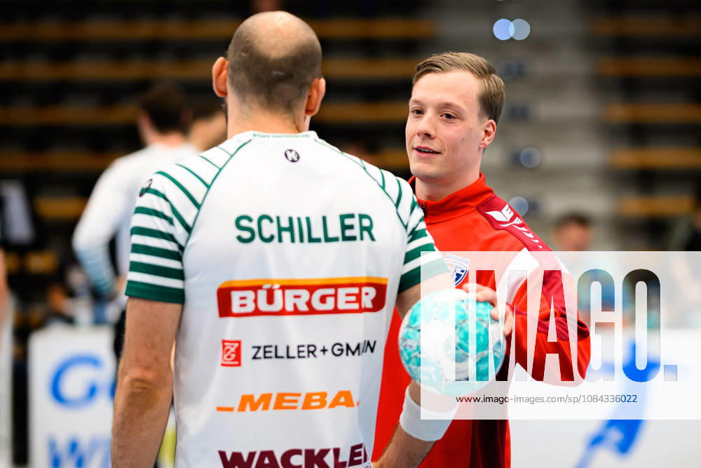 Göppingen HBL 26 27 Frisch Auf Göppingen SG BBM Bietigheim (from left) Marcel Schiller (Göppingen), Till Hermann (Bietigheim) Göppingen EWS Arena Baden-Württemberg, Germany