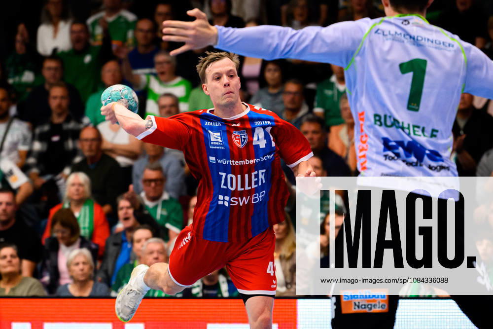 Göppingen HBL 26 27 Frisch Auf Göppingen SG BBM Bietigheim Till Hermann (Bietigheim), Goalie Julian Buchele (Göppingen) Göppingen EWS Arena Baden-Württemberg, Germany