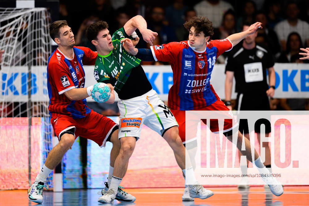 Göppingen HBL 26 27 Frisch Auf Göppingen SG BBM Bietigheim (from left): Nikola Vlahovic (Bietigheim), Elias Newel (Göppingen), Fynn Nicolaus (Bietigheim); Göppingen EWS Arena, Baden-Württemberg, Germany
