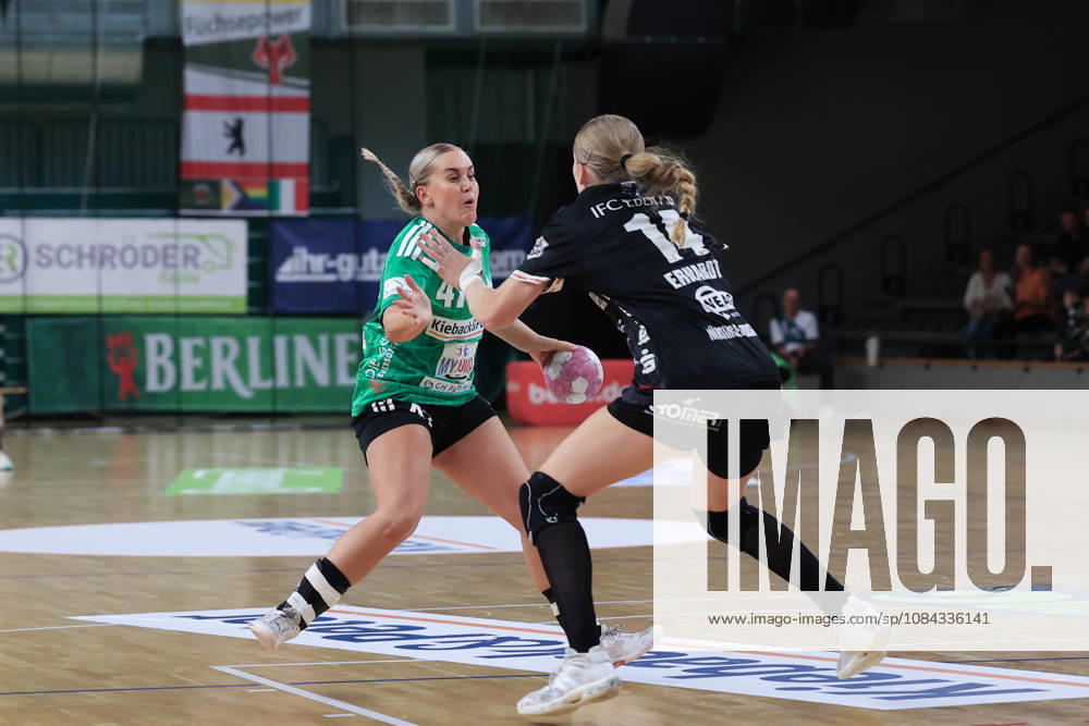Reinickendorfer Füchse Women vs. SG Nürtingen-Zizishausen, Matchday 5, 2nd Bundesliga, HBF, Handball, Sömmeringhalle, Anouk Nieuwenweg (Reinickendorfer Füchse Women), 47, facing off against Nora Erhardt (SG Nürtingen), 14, Berlin, Berlin, Germany