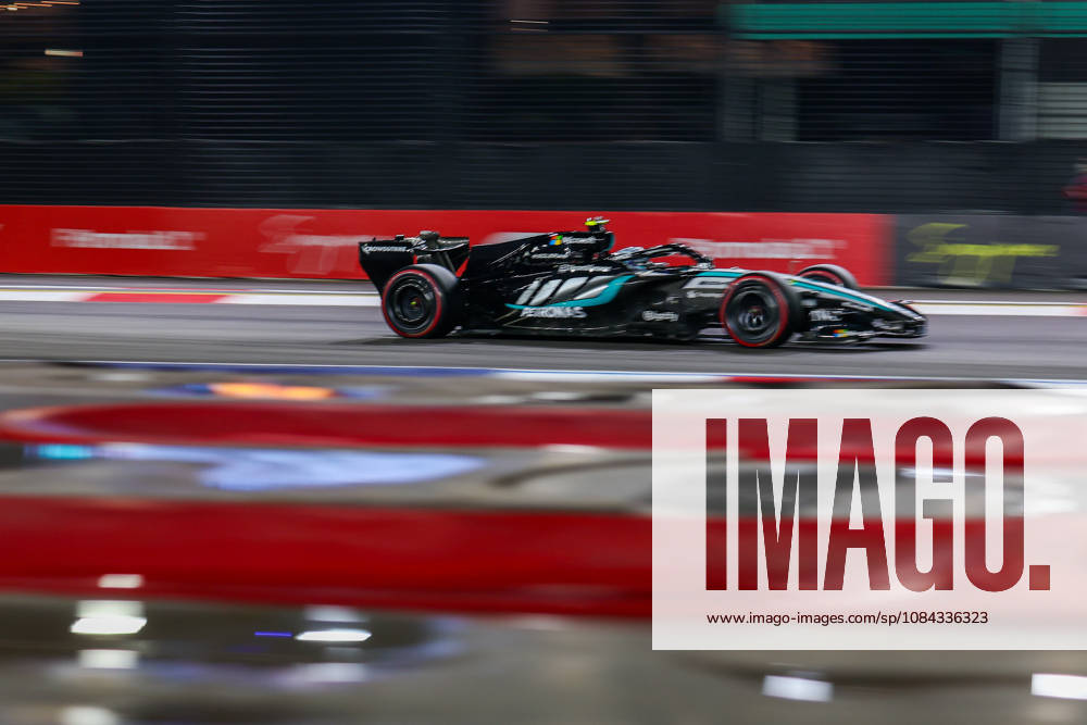 2026 Formula 1 Singapore Grand Prix SINGAPORE - OCTOBER 10: Mercedes’s driver Kimi Antonelli during the Qualifying Session at the Formula One Grand Prix of Singapore, at the Marina Bay Street Circuit in Singapore, on October 10, 2026. Daniel Ceng Anadolu Singapore Singapore. Editorial use only. Please get in touch for any other usage.