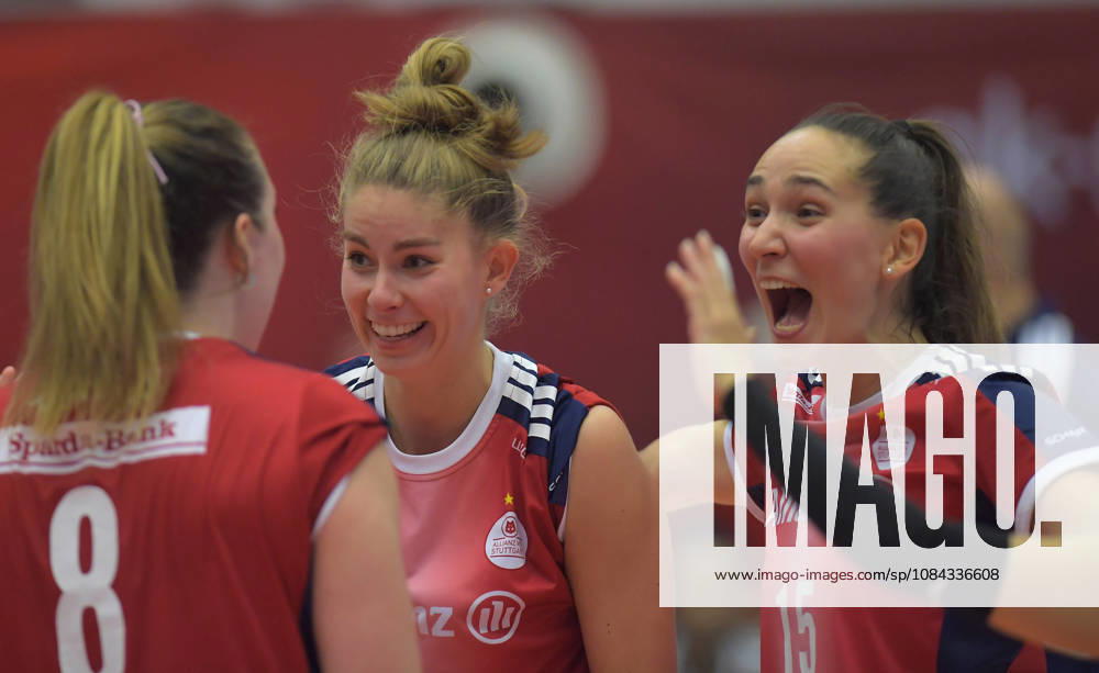Jubilation in Stuttgart, Eleanor Holthaus, Pia Kästner, Karolina Fricová, Volleyball, Bundesliga 1, Dresdner SC MTV Allianz Stuttgart, c Dresden
