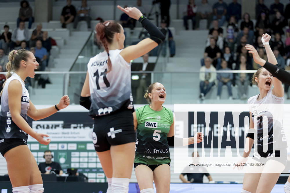 DEKRA 1st Bundesliga Women: Schwarz Weiss Erfurt vs. Rote Raben Vilsbiburg, Erfurt, October 10, 2026. Celebrating, from left: Lina Marie Lieb (No. 3, Schwarz Weiss Erfurt), Isabel Petra KovaÄ u008DiÄ‡ 11, Schwarz Weiss Erfurt; Lotte Goertz 5, Schwarz Weiss Erfurt; and Teresa Ziegenbalg 7, Schwarz Weiss Erfurt. DEKRA 1st Bundesliga Women: Schwarz Weiss Erfurt vs. Rote Raben Vilsbiburg, Riethsporthalle, Erfurt